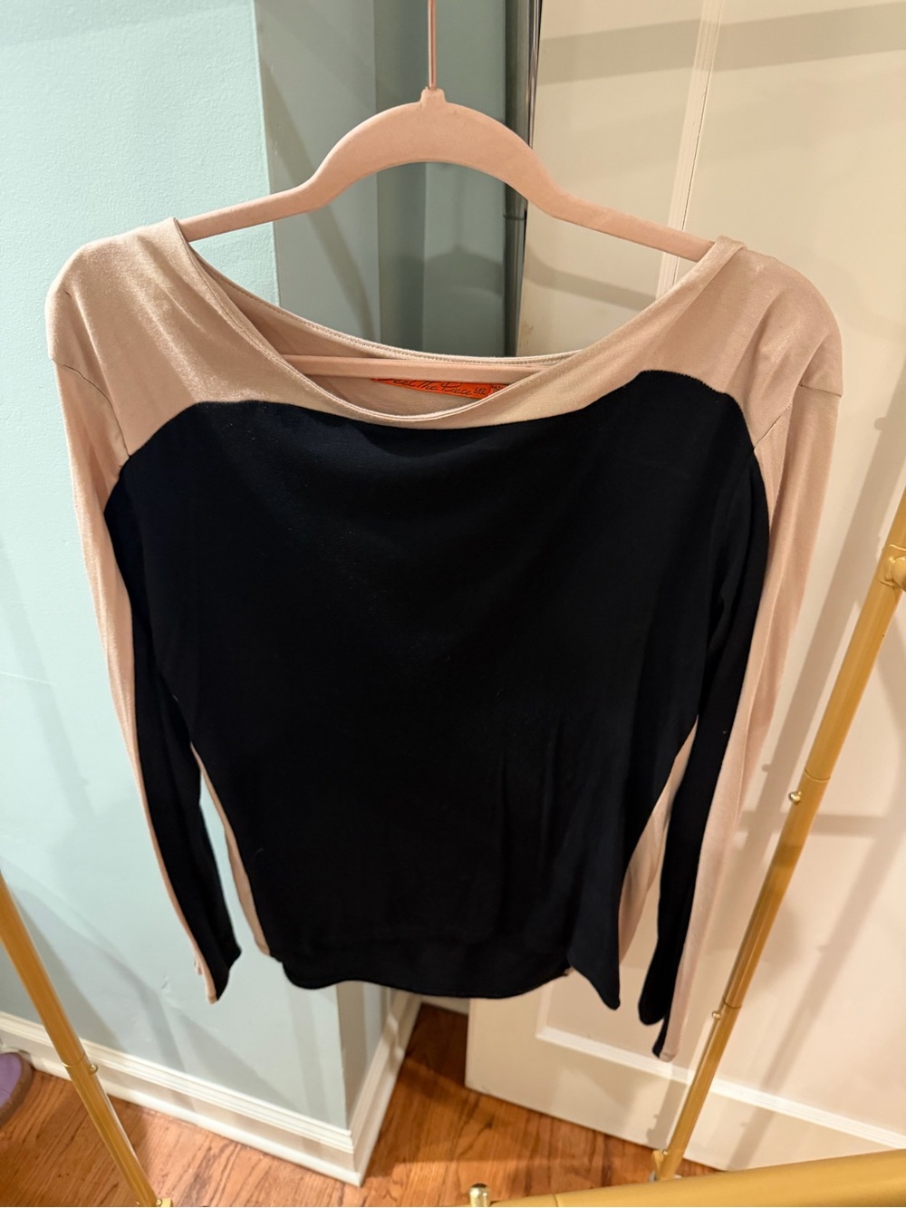 Feel The Piece Black Body with Beige Off-the-Shoulder Sweater